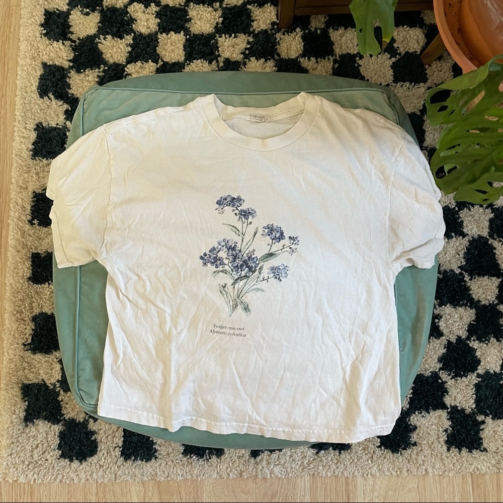 Brandy Melville / John Galt “forget me not” TShirt